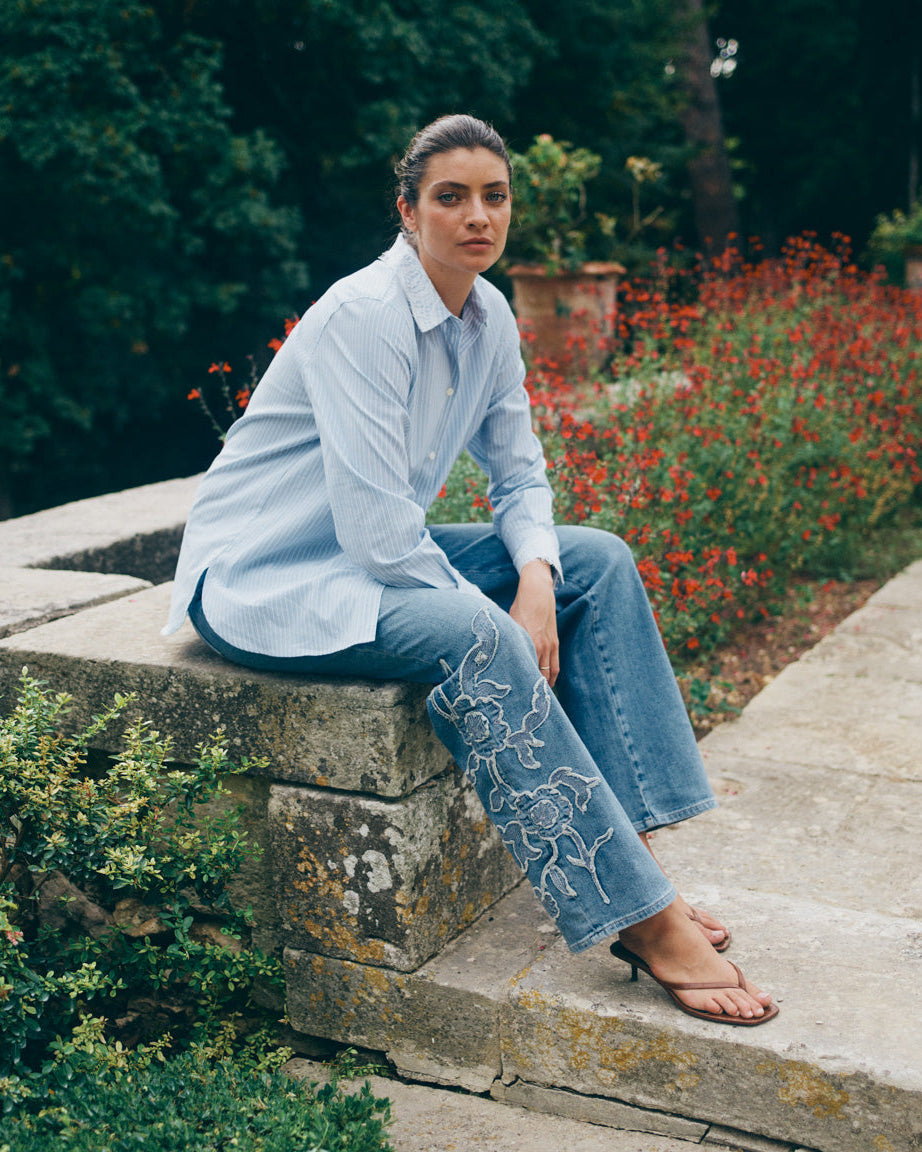 Modelshot / Light Blue / Detail